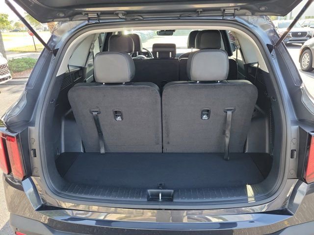 Used 2025 Kia Sorento S FWD image 11
