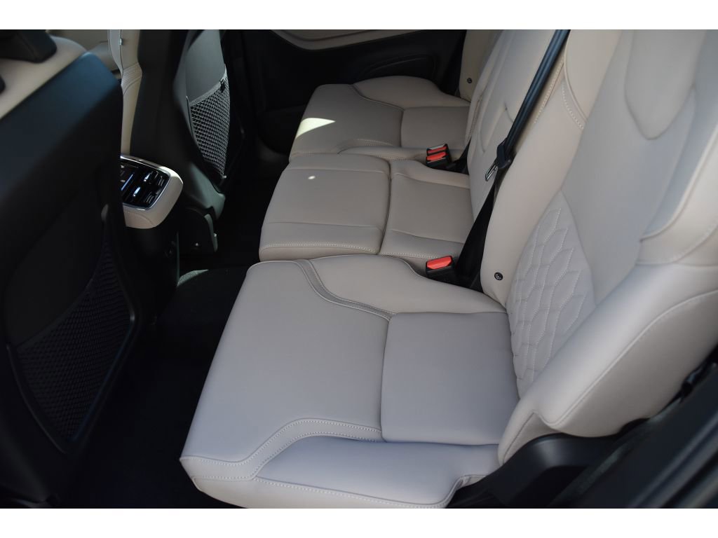 New 2026 Volvo XC90 B6 Plus w/ Protection Package Premier image 15