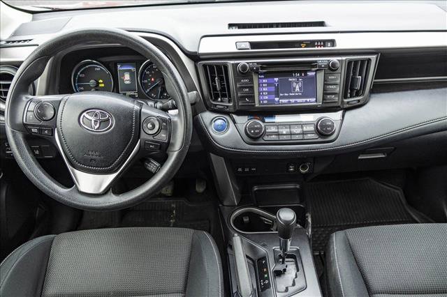 Used 2018 Toyota RAV4 LE image 23