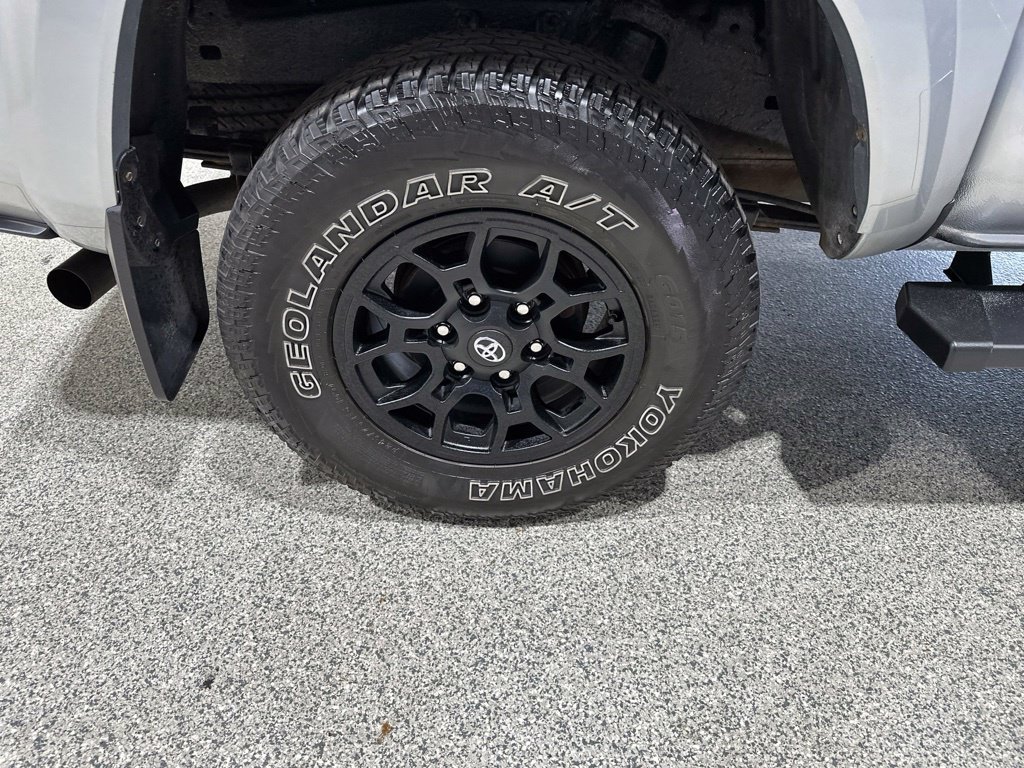 Used 2022 Toyota Tacoma SR5 AWD/4WD image 20