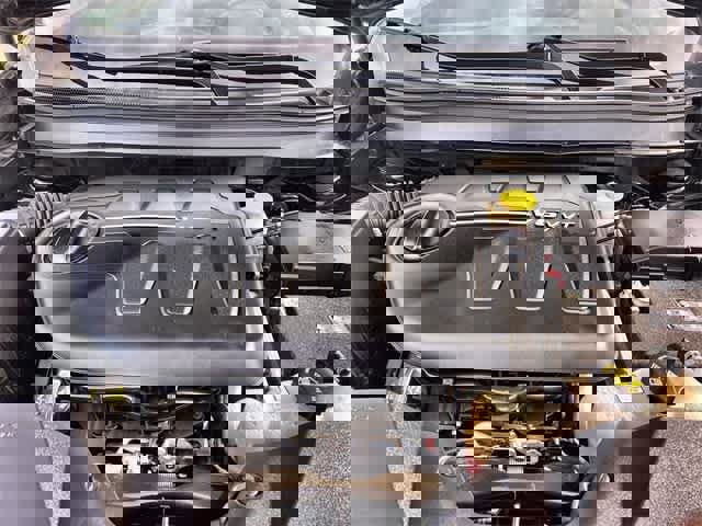 Used 2021 Jeep Cherokee Latitude Lux w/ Comfort/Convenience Group image 10