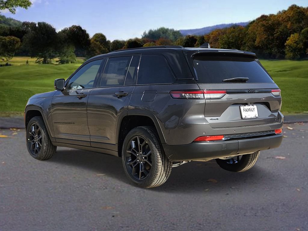 New 2025 Jeep Grand Cherokee Limited image 3
