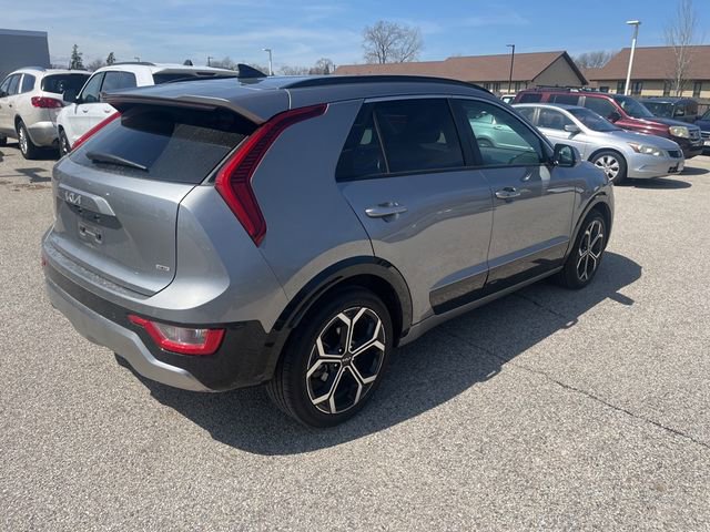 Certified 2023 Kia Niro EX Touring image 5