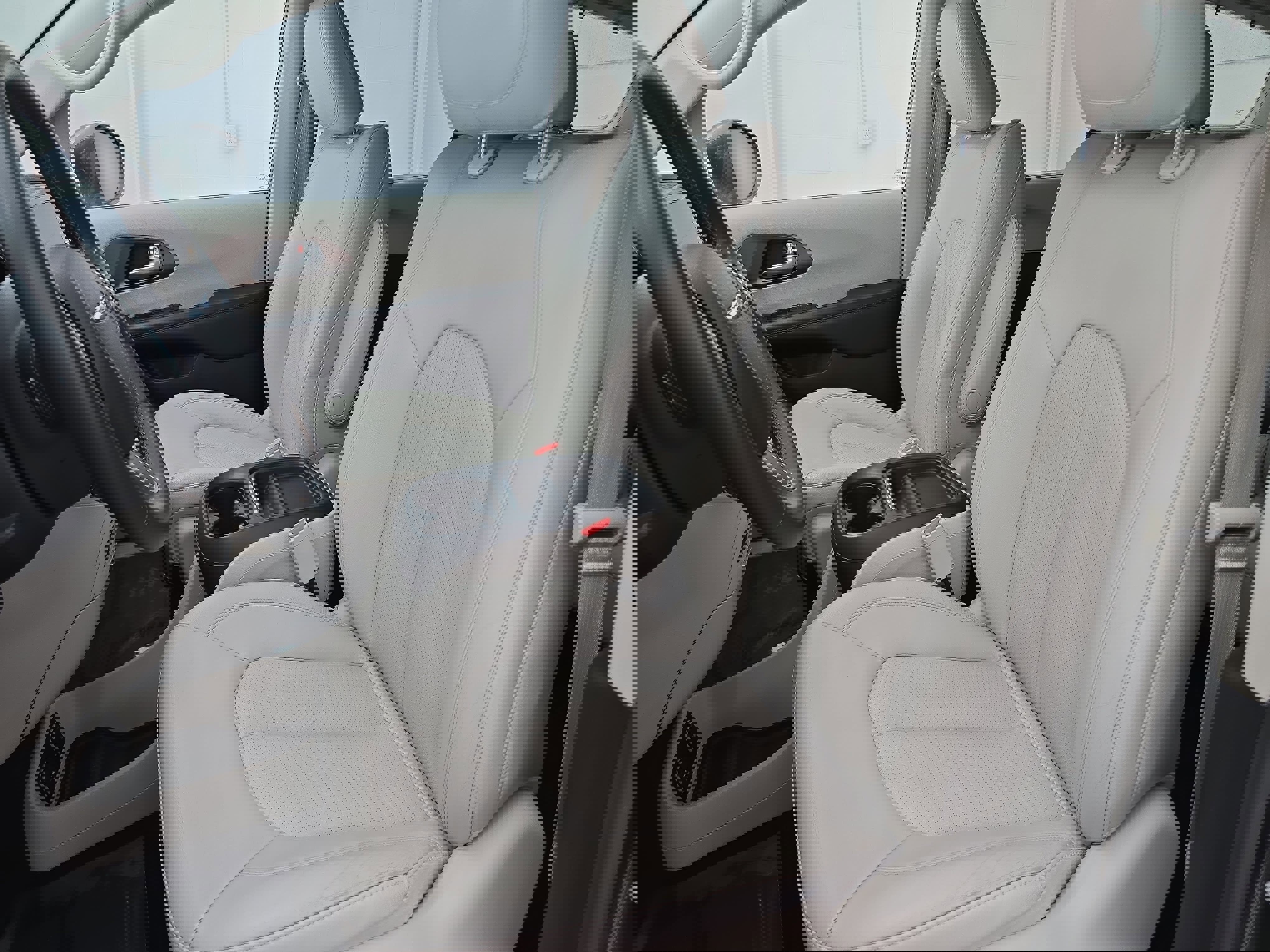 Used 2018 Chrysler Pacifica Touring-L image 16
