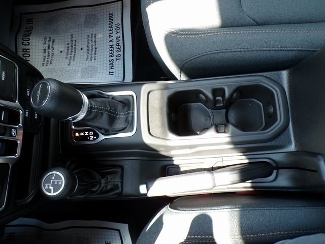 Used 2025 Jeep Gladiator Sport AWD/4WD image 19