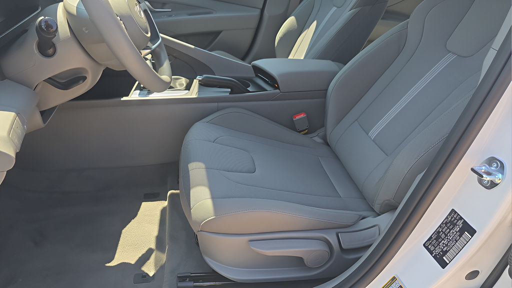 New 2026 Hyundai Elantra SE FWD image 14