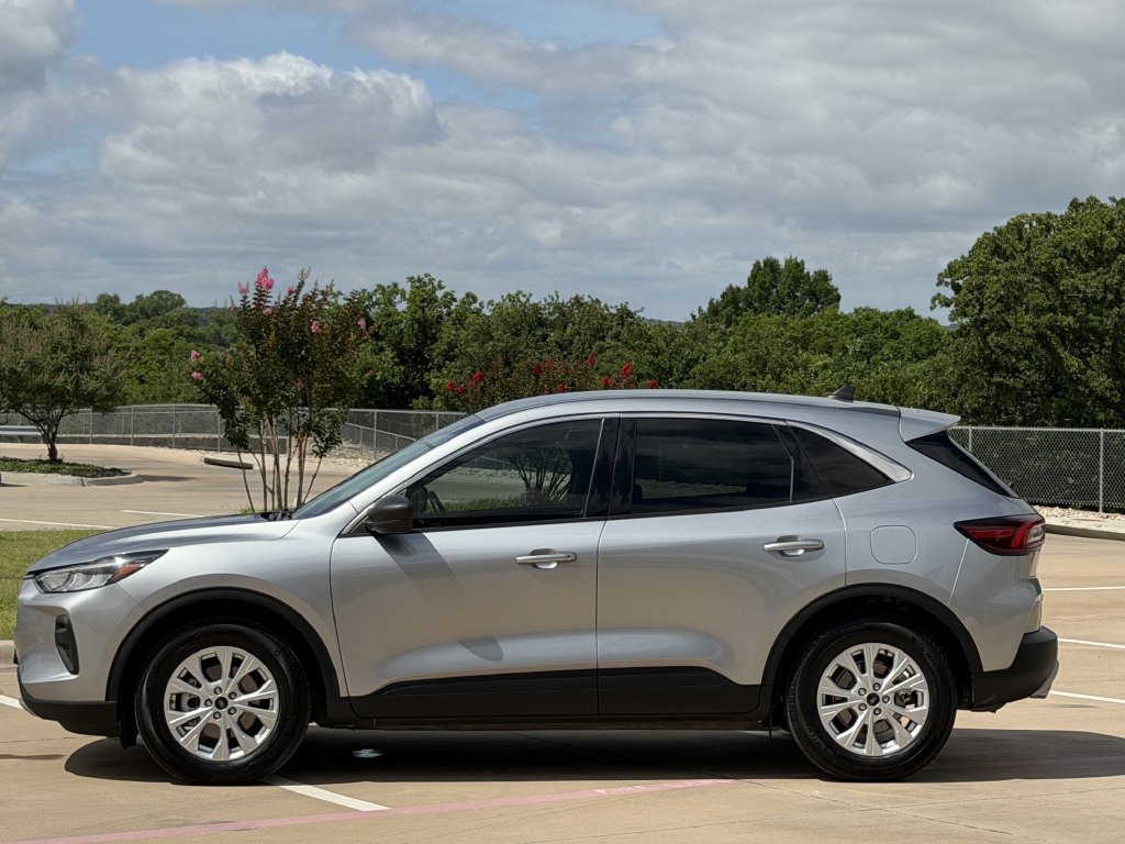 Used 2024 Ford Escape Active FWD image 3