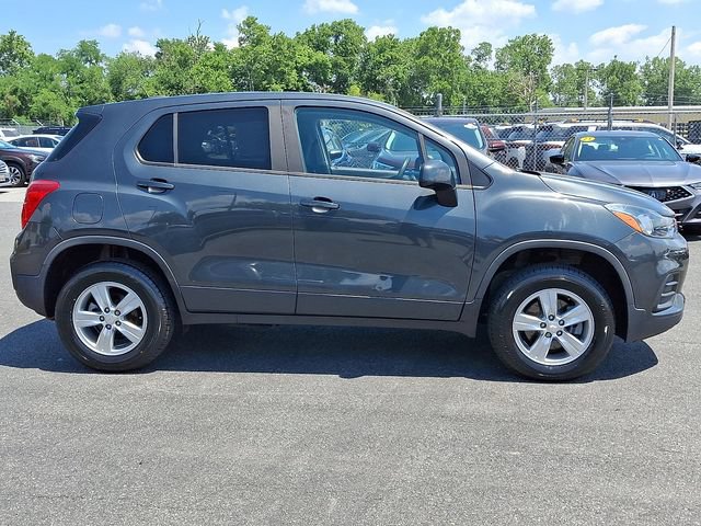 Used 2019 Chevrolet Trax LS w/ Tint and Cruise Package AWD/4WD image 8