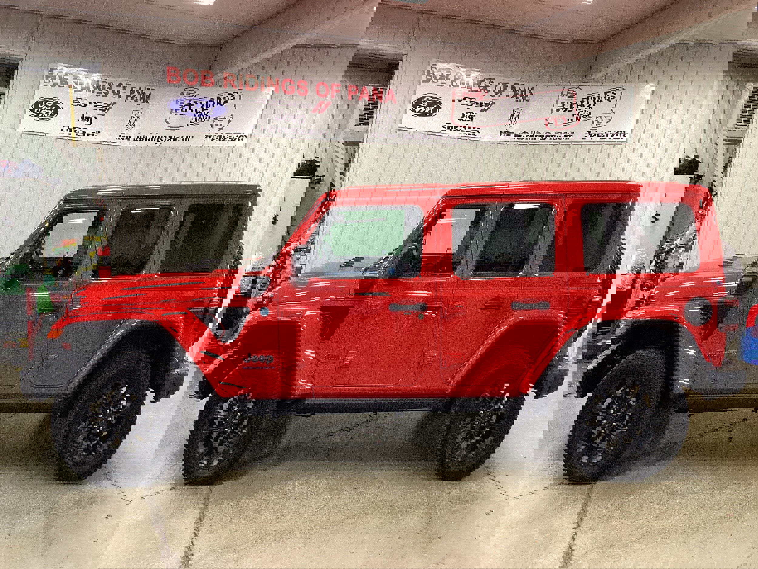 Used 2025 Jeep Wrangler Backcountry image 2