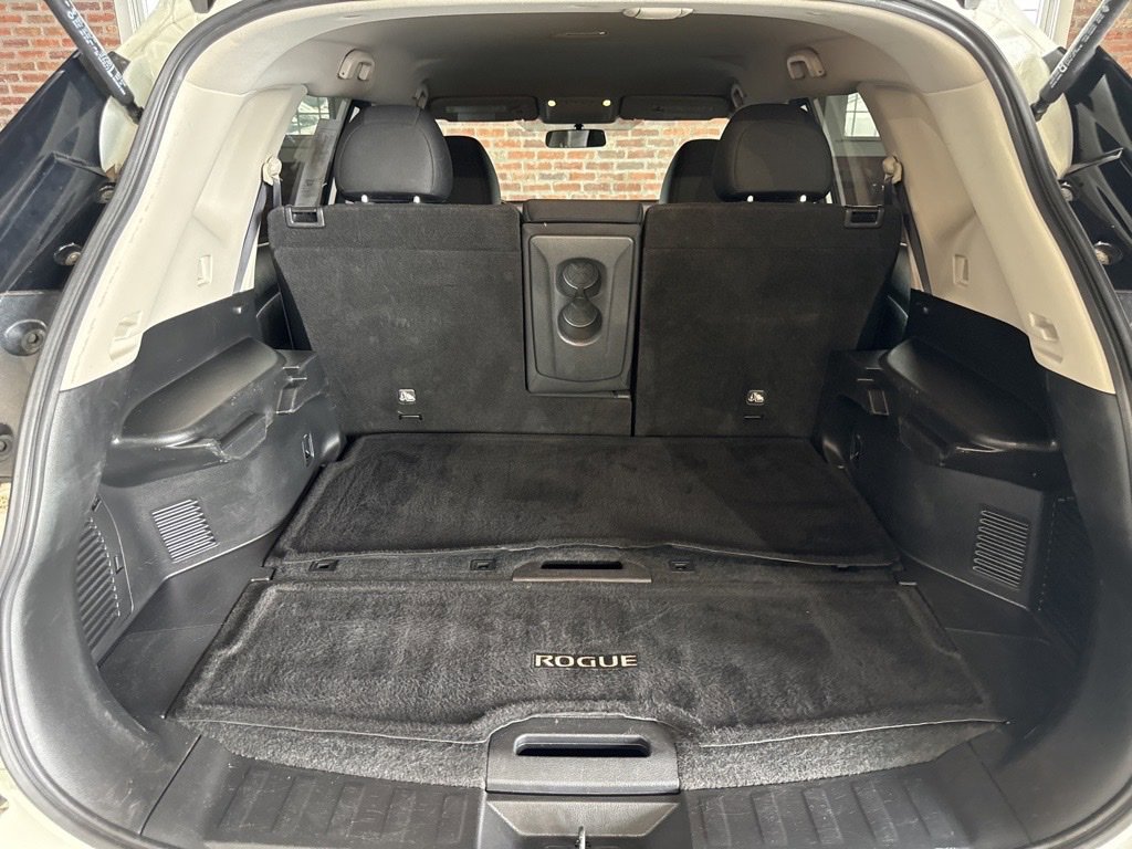Used 2018 Nissan Rogue S image 39