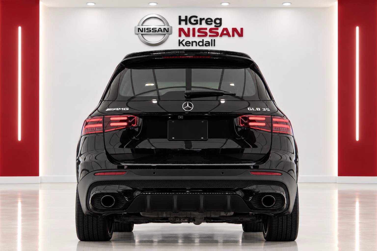 Used 2026 Mercedes-Benz GLB 35 AMG 4MATIC image 6