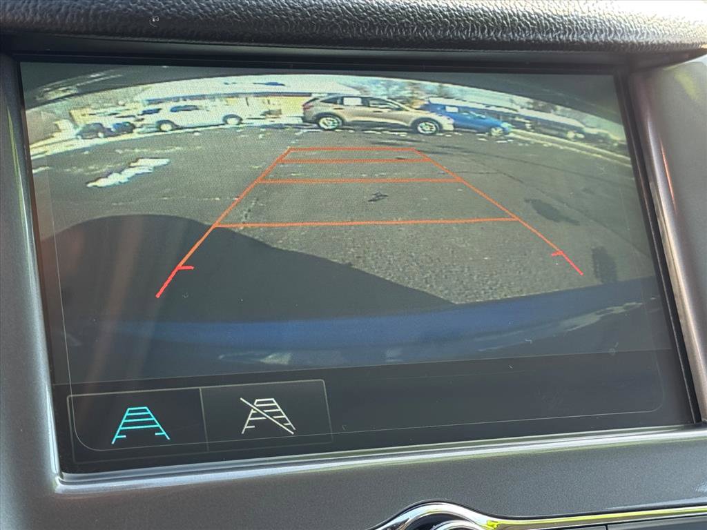 Used 2018 Chevrolet Cruze LT w/ Convenience Package image 16