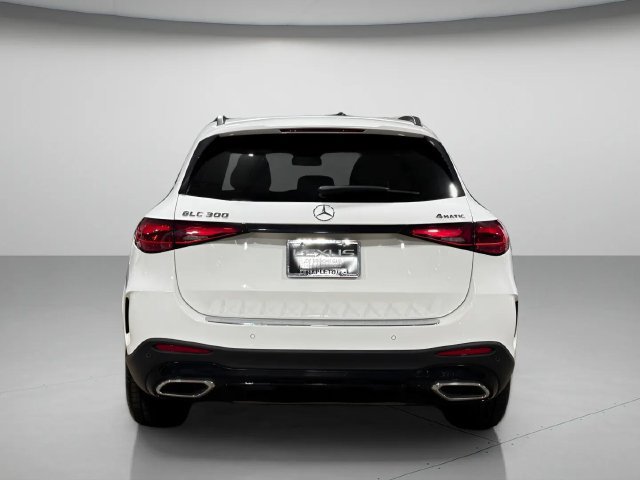 Used 2023 Mercedes-Benz GLC 300 4MATIC image 5