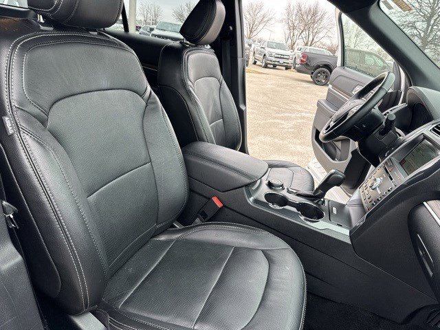 Used 2018 Ford Explorer Limited image 36