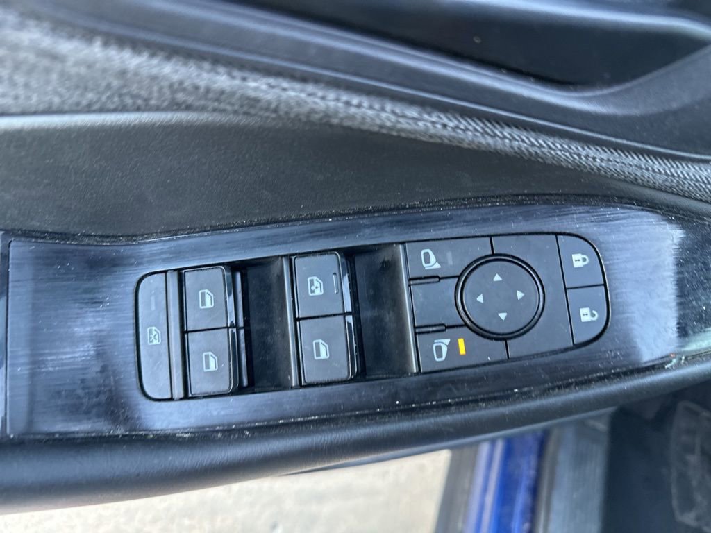 Used 2023 Nissan Rogue S image 7