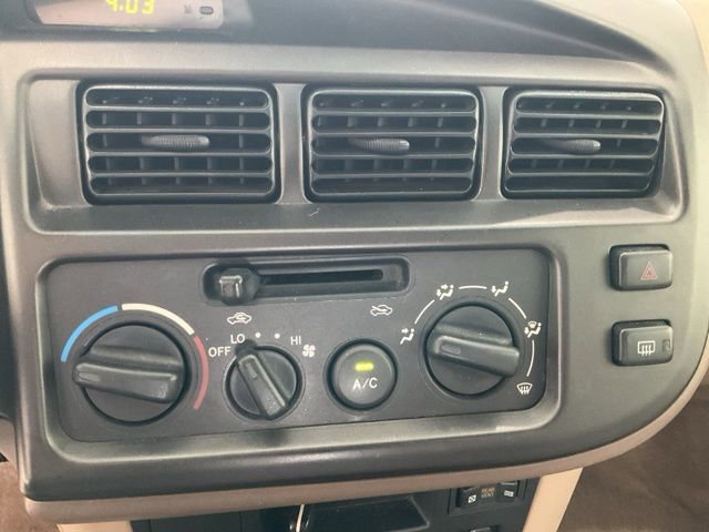 Used 1998 Toyota Sienna LE image 14