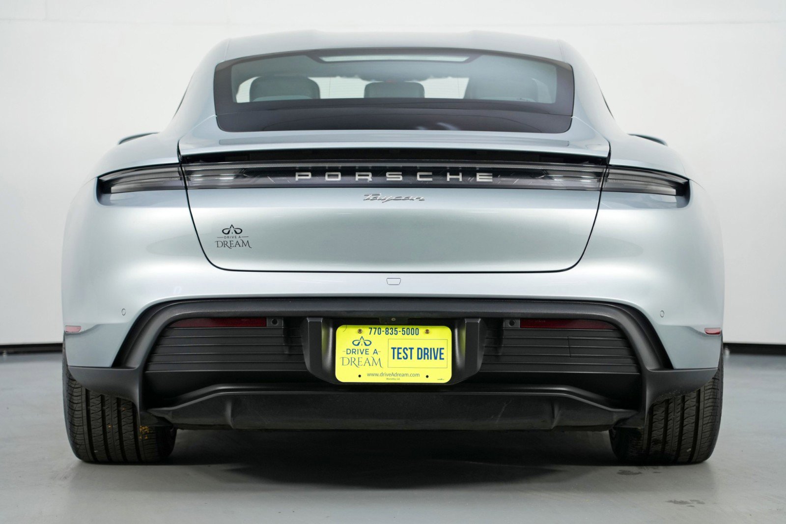 Used 2021 Porsche Taycan image 11