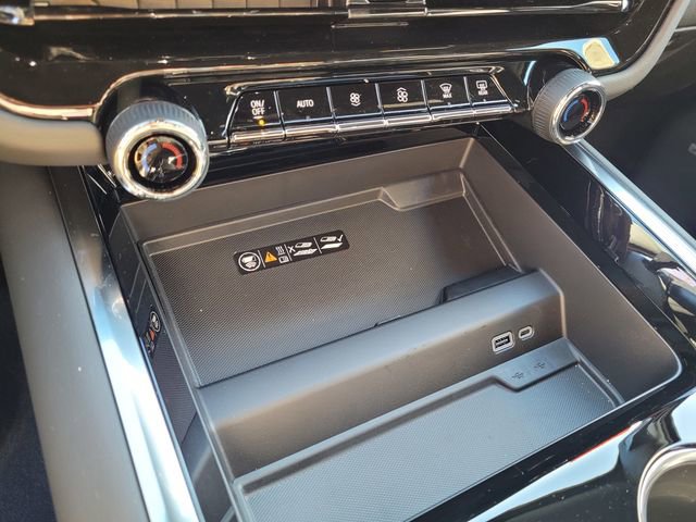 New 2026 Chevrolet Suburban Premier image 10