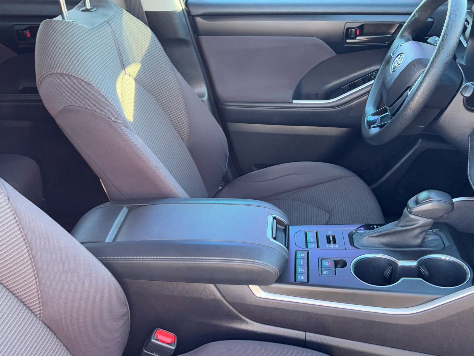 Certified 2021 Toyota Highlander L image 12