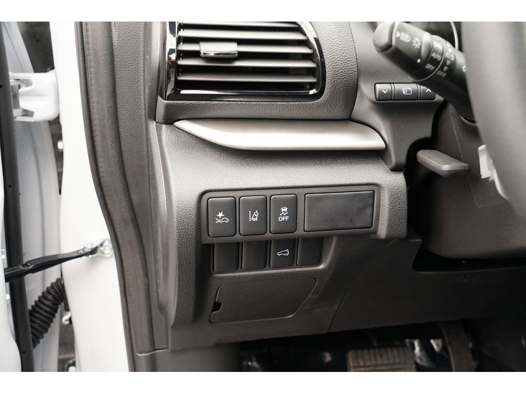 New 2025 Mitsubishi Eclipse Cross SEL image 17