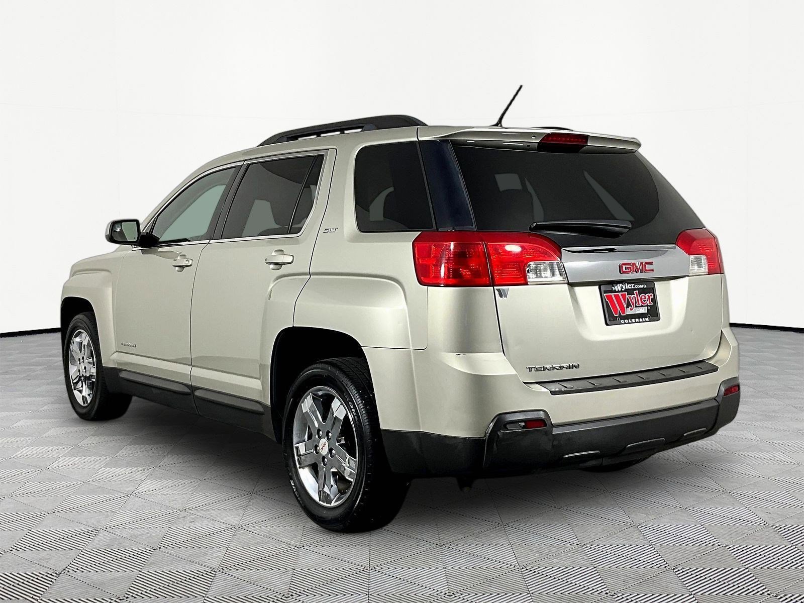 Used 2013 GMC Terrain SLT w/ Chrome and Technology Package FWD image 4