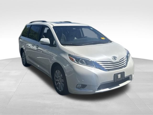 Used 2017 Toyota Sienna Limited AWD/4WD image 6