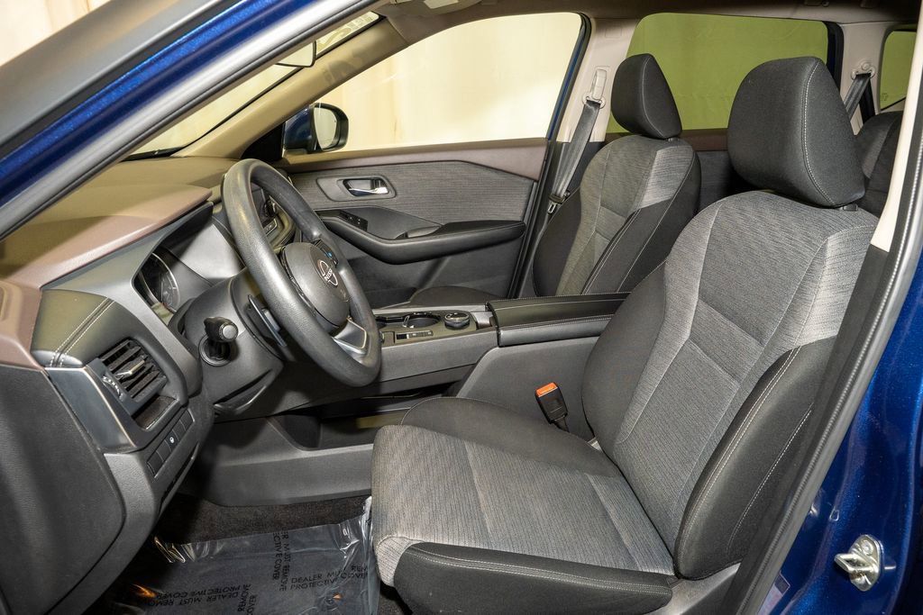 Used 2023 Nissan Rogue SV image 10
