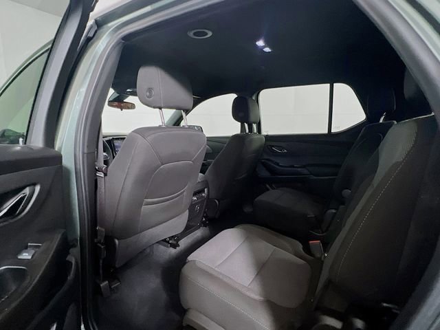 Used 2023 Chevrolet Traverse LT FWD image 20