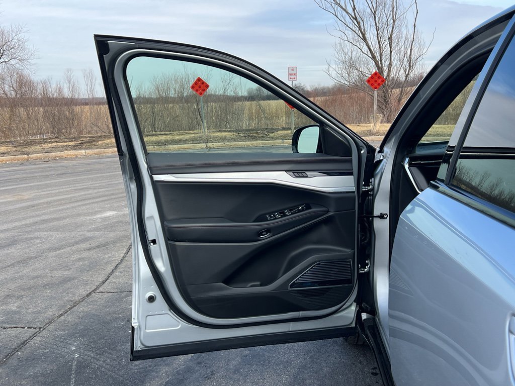 Used 2024 Jeep Wagoneer Launch Edition image 10