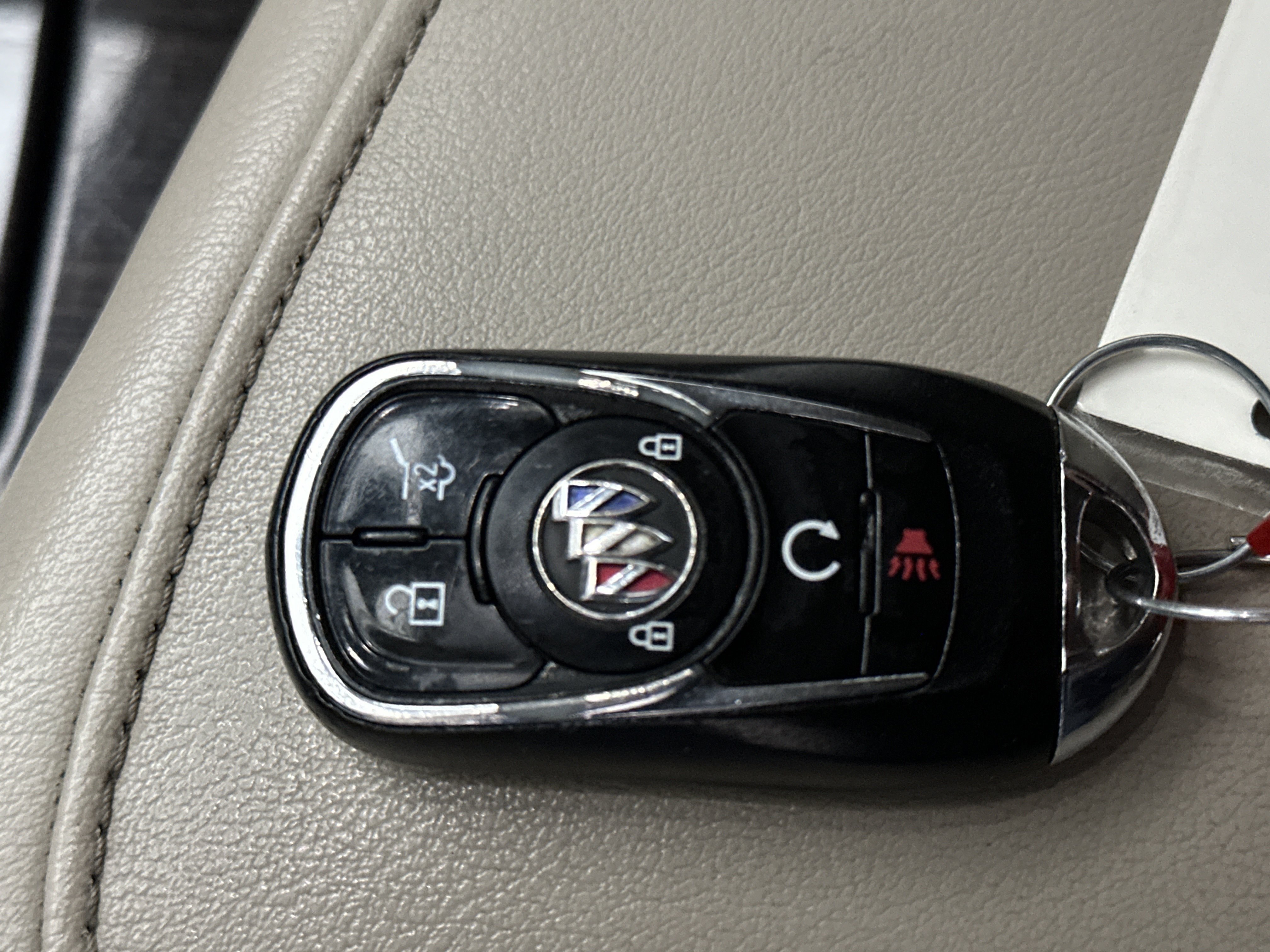 Used 2020 Buick Enclave Essence w/ Sound and Sites Package FWD image 41