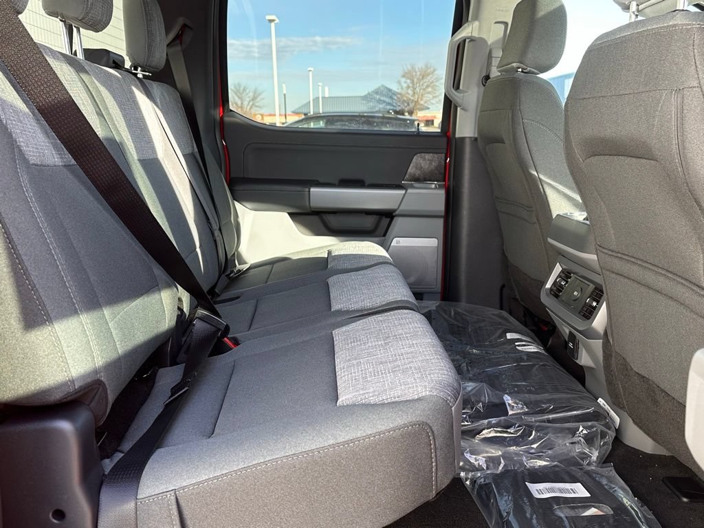New 2026 Ford F250 XLT w/ XLT Premium Package AWD/4WD image 18