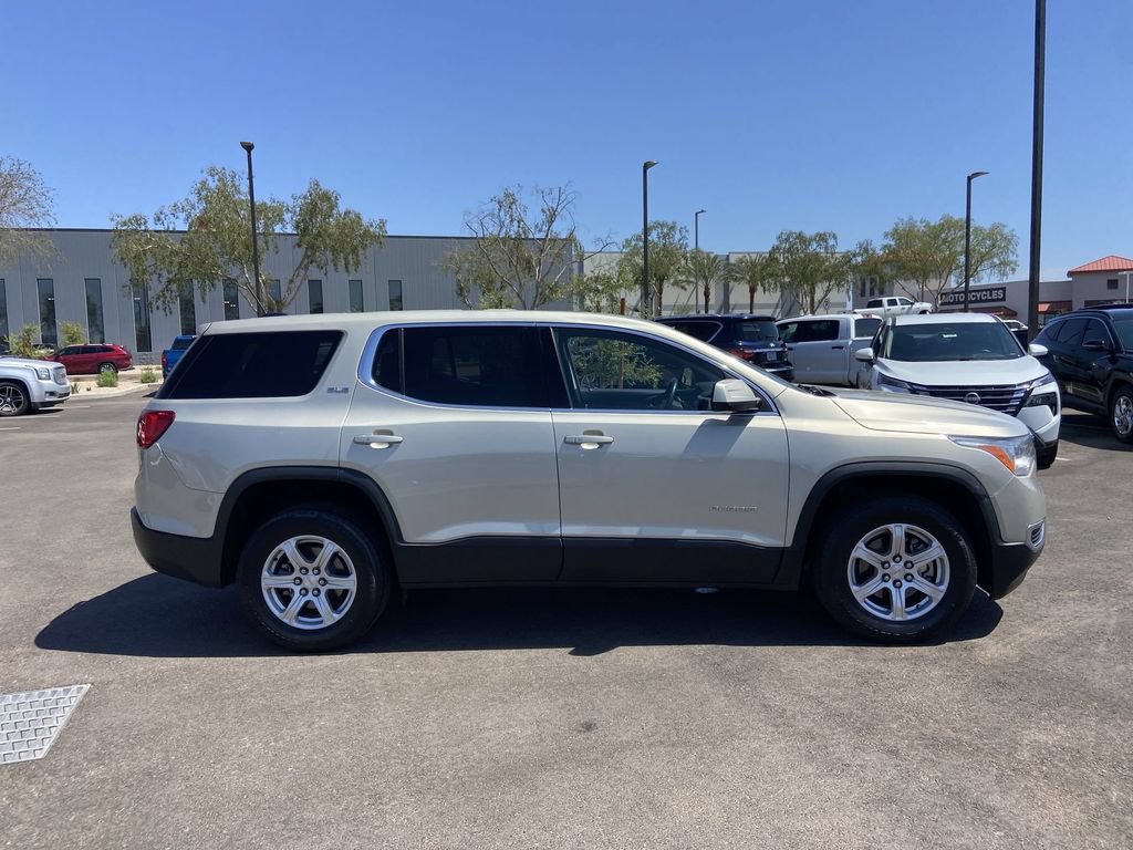 Used 2017 GMC Acadia SLE FWD image 2