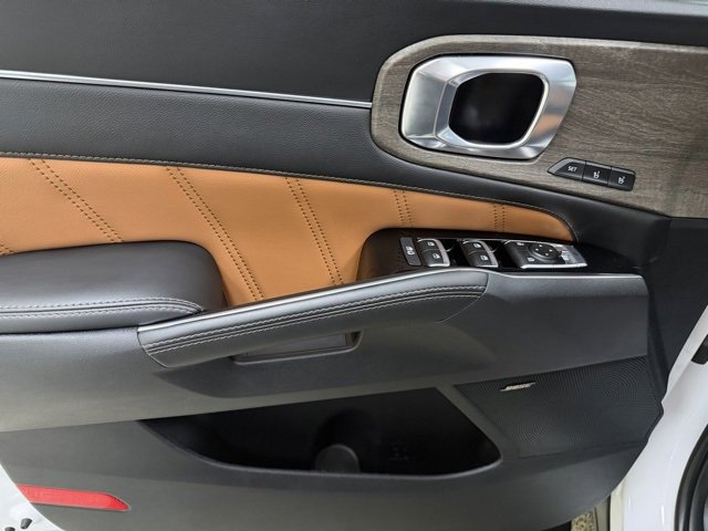 Used 2023 Kia Sorento SX Prestige image 14