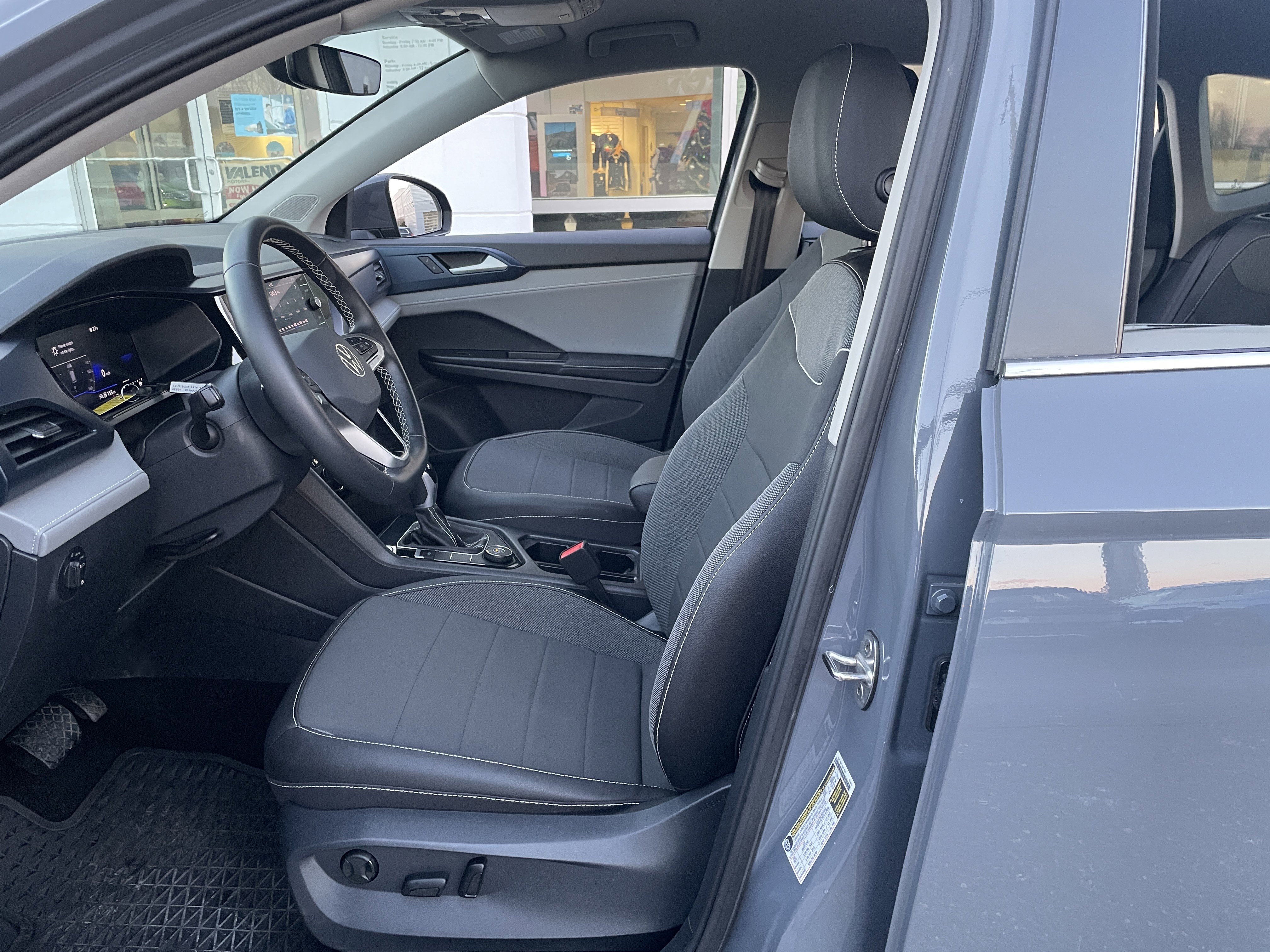 Certified 2024 Volkswagen Taos SE AWD/4WD image 7