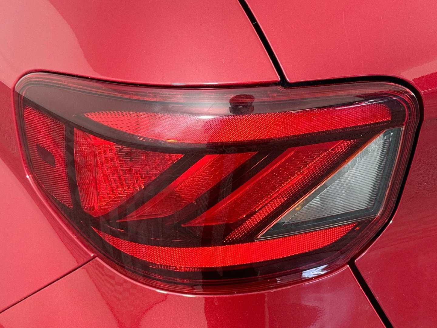 Used 2021 Hyundai Venue SEL FWD image 32
