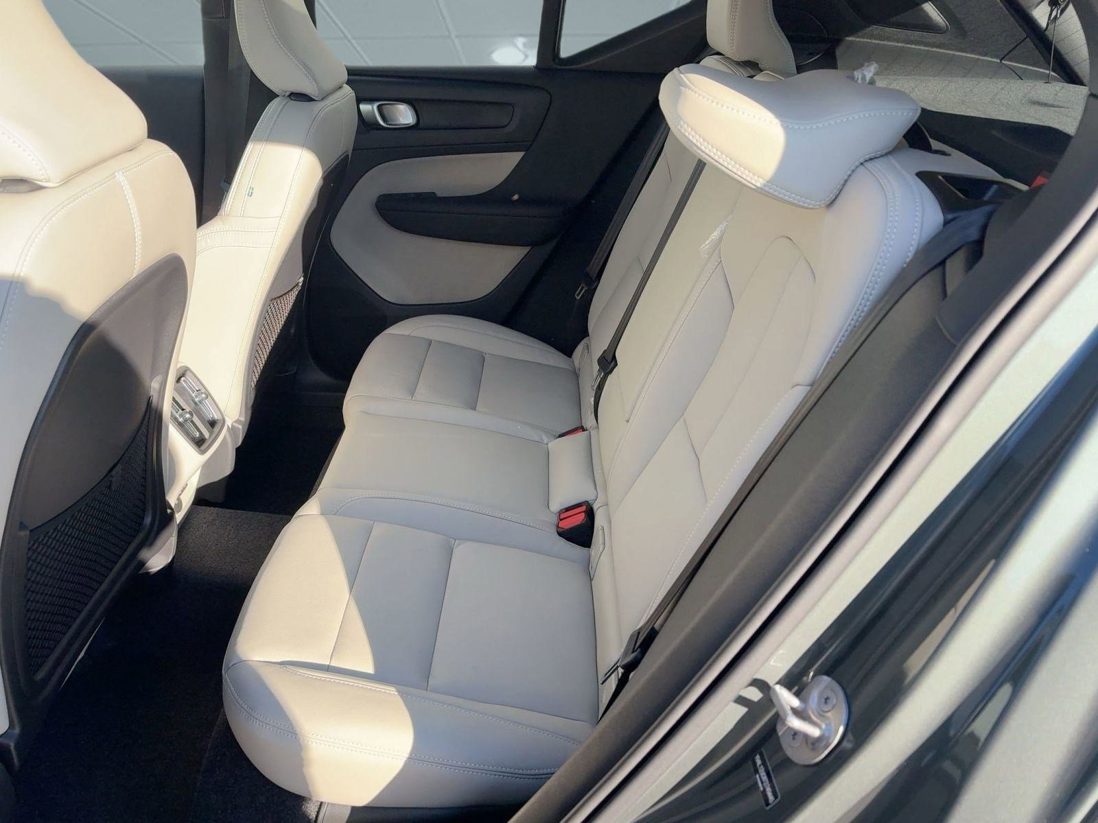 New 2026 Volvo XC40 B5 Plus w/ Protection Package Premier image 15