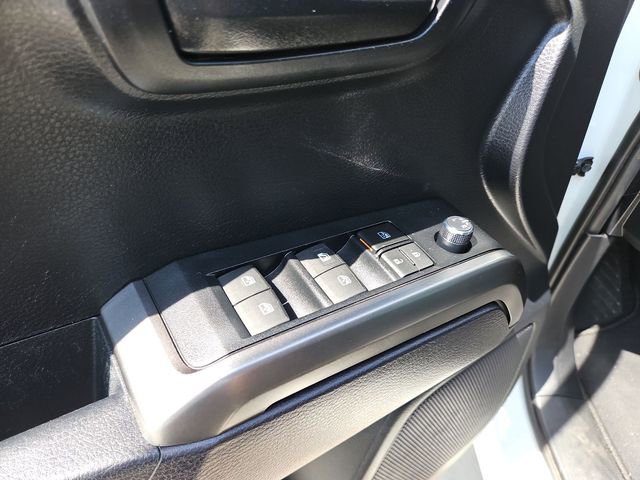Used 2018 Toyota Tacoma SR5 AWD/4WD image 20