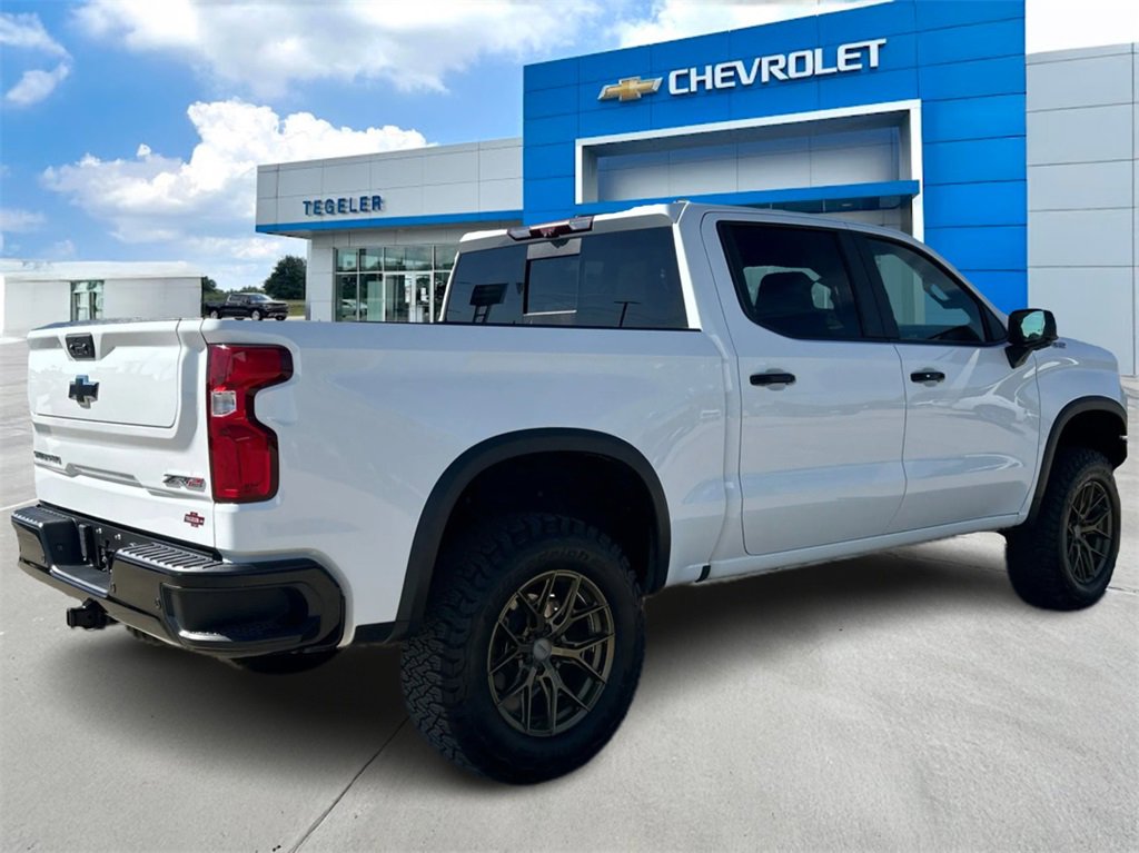 Used 2022 Chevrolet Silverado 1500 ZR2 w/ Technology Package image 5