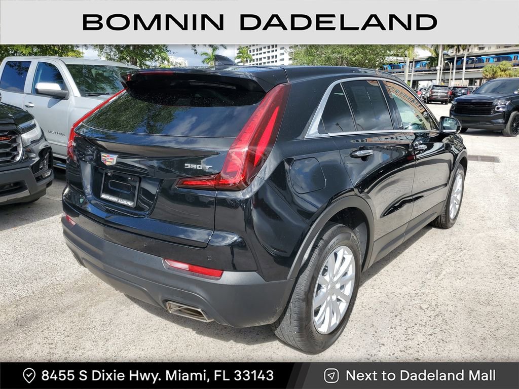 Used 2022 Cadillac XT4 Luxury w/ Driver Awareness Package image 4