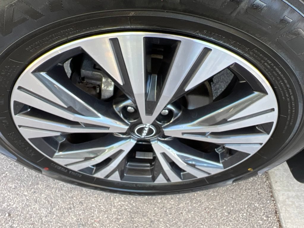 Certified 2023 Nissan Rogue SV AWD/4WD image 42