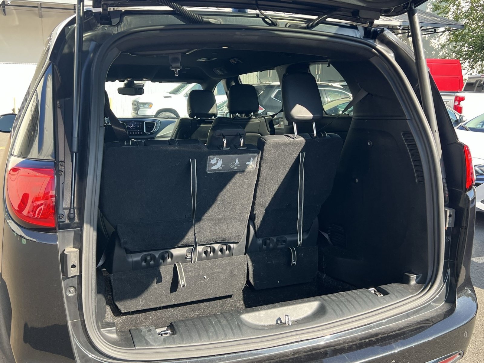 Used 2020 Chrysler Pacifica Touring-L Plus FWD image 24