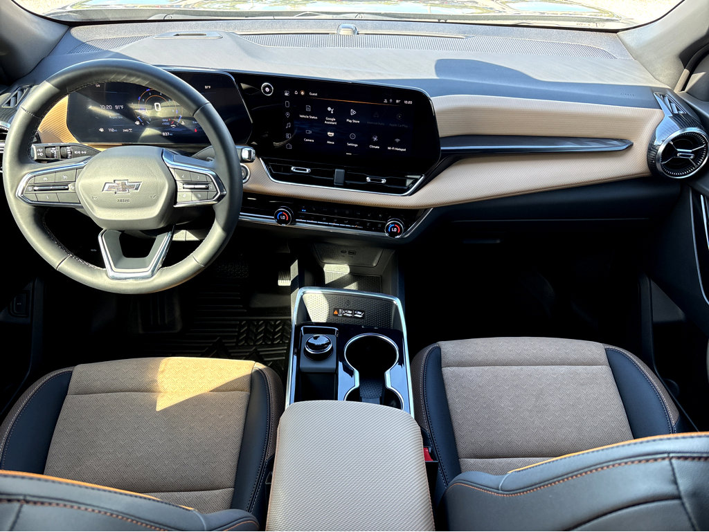 Used 2025 Chevrolet Equinox ACTIV w/ Safety and Technology Package image 4