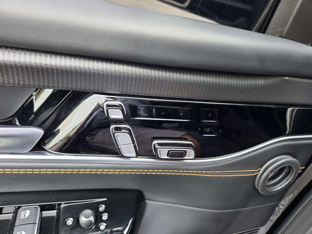 Used 2024 Jeep Grand Wagoneer Series III w/ Rear Seat Video Group 1 image 43