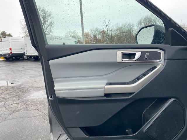 Used 2023 Ford Explorer XLT w/ Equipment Group 202A image 15