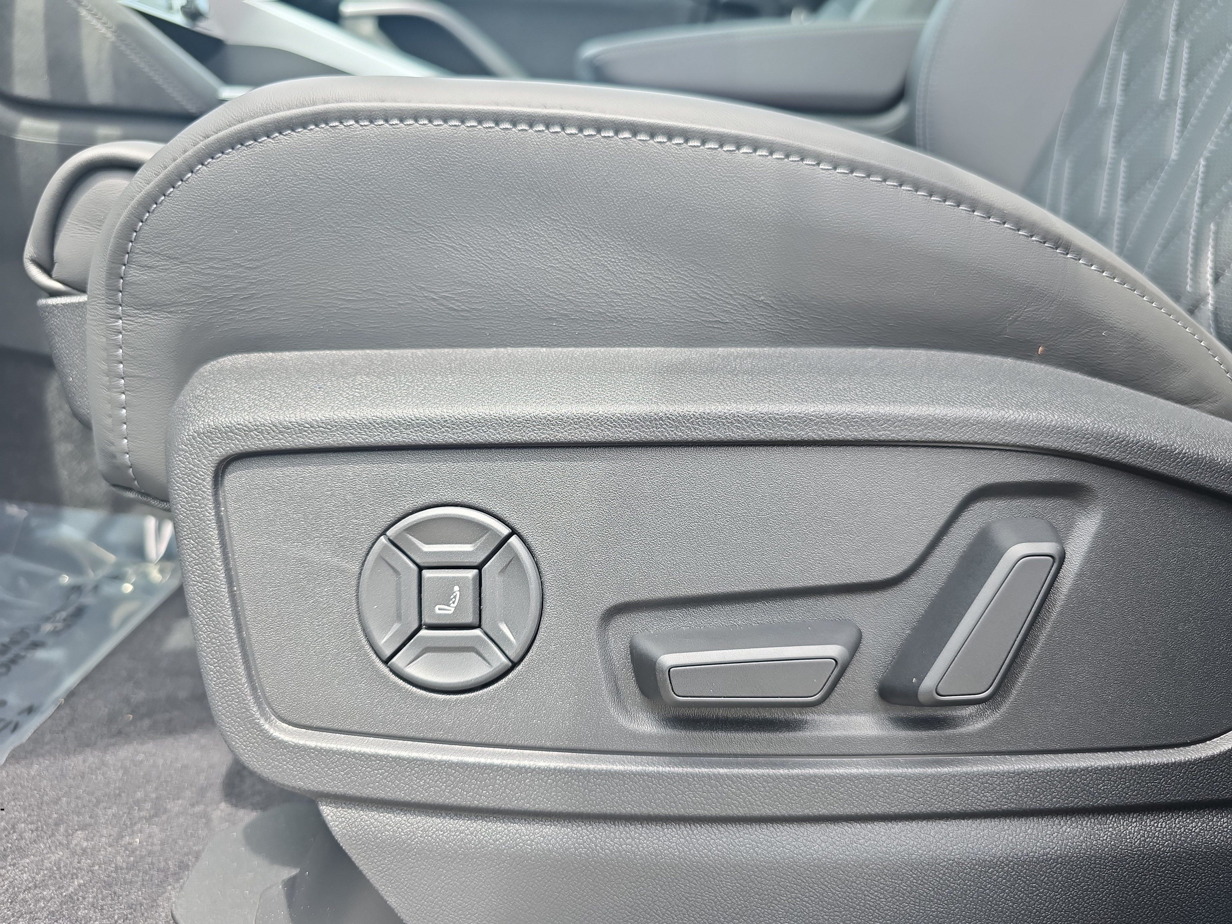 New 2026 Audi SQ5 Premium Plus AWD/4WD image 27