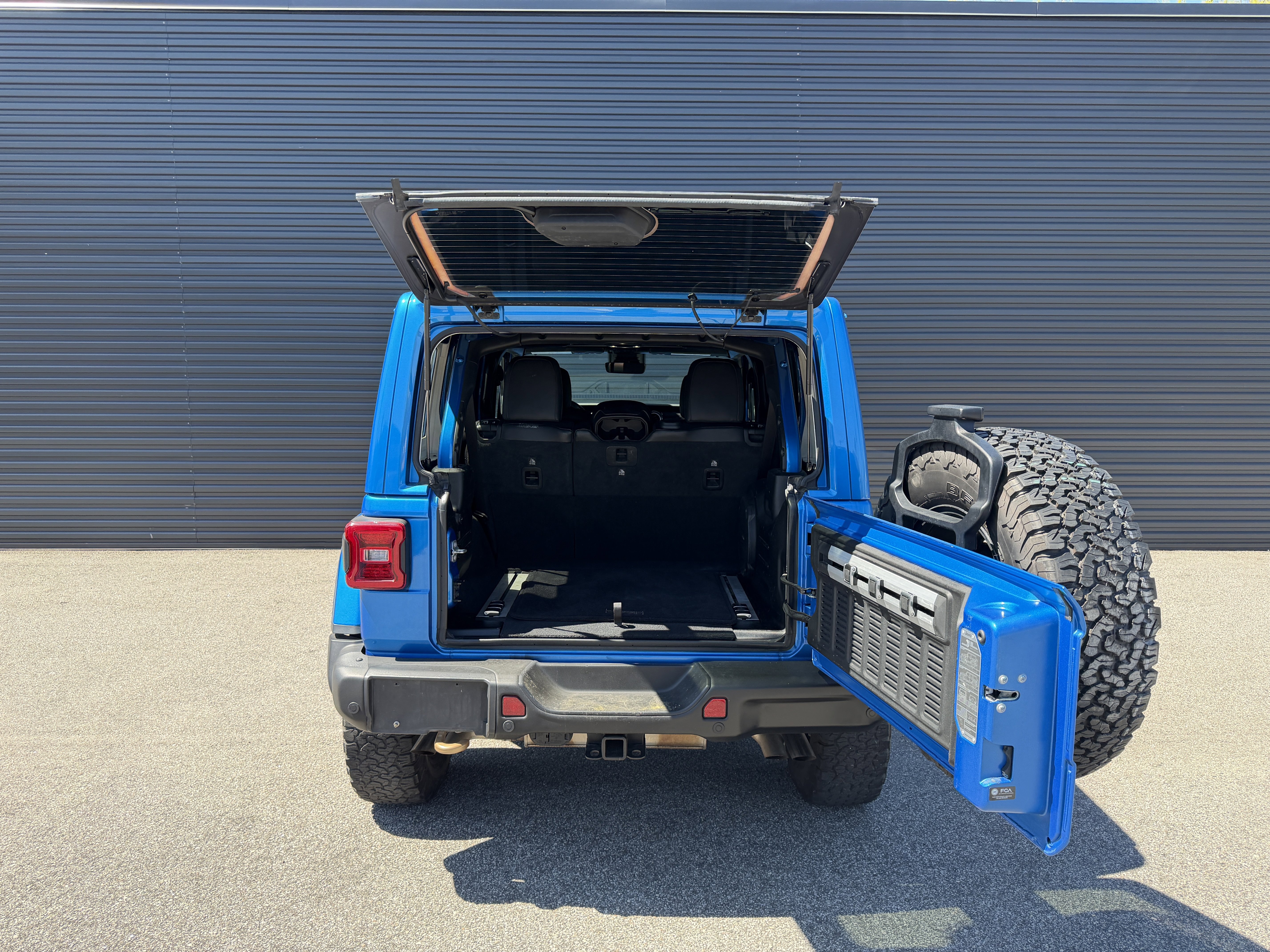 Used 2021 Jeep Wrangler Unlimited Rubicon w/ Trailer Tow Package image 13