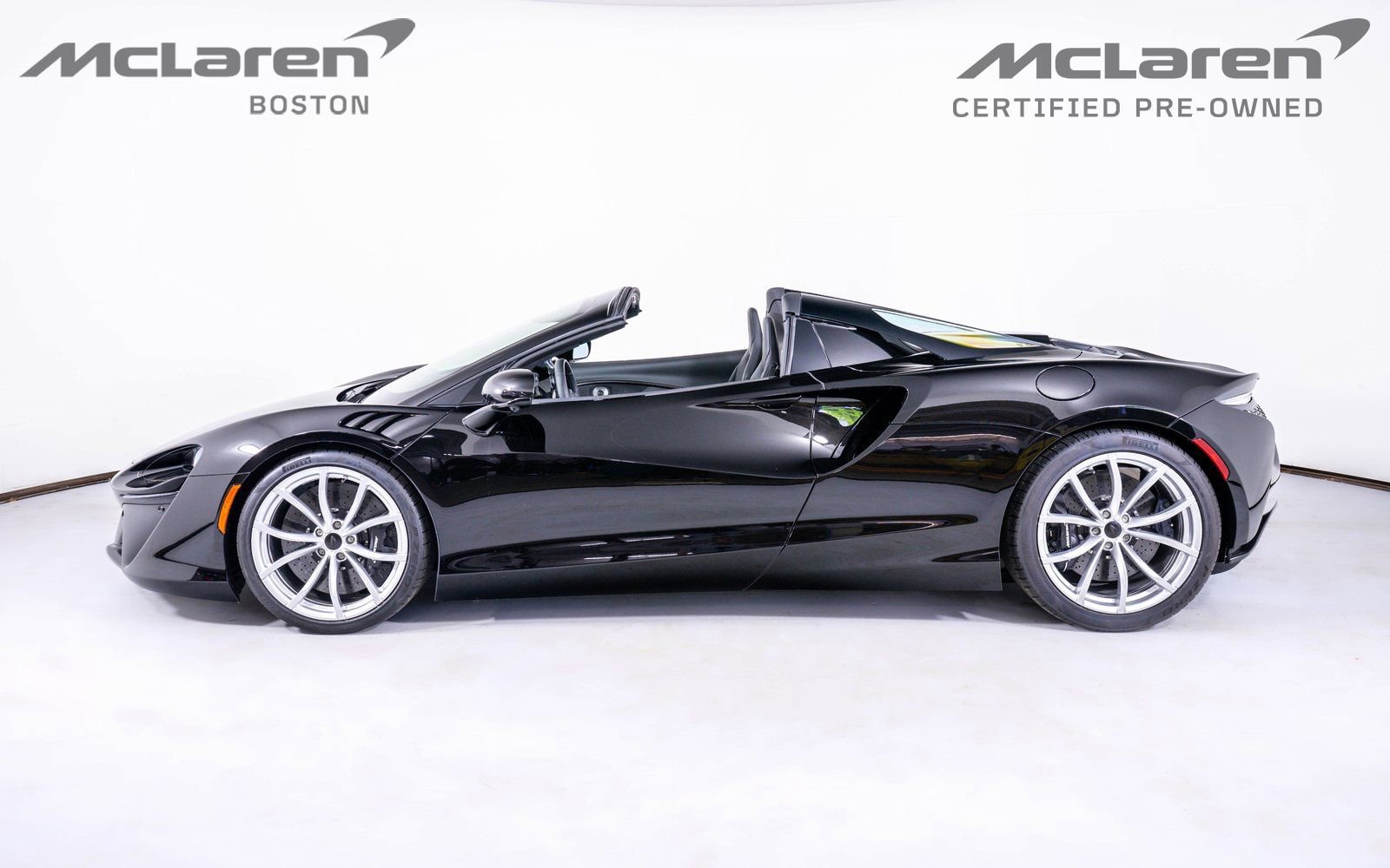 Used 2025 McLaren Artura Spider image 2