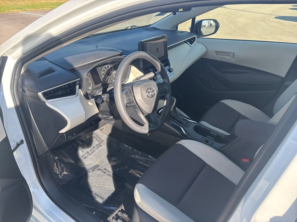 Used 2024 Toyota Corolla LE image 16