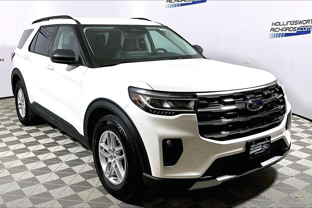New 2026 Ford Explorer Active w/ Active Comfort Package RWD image 2