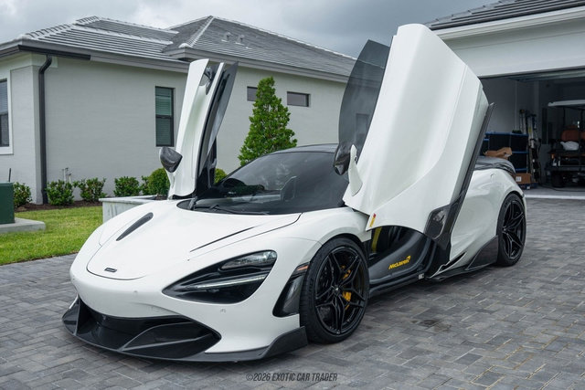 Used 2020 McLaren 720S Performance RWD image 23